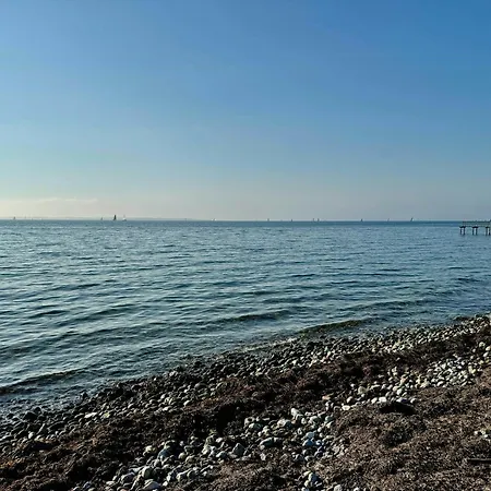 With View And Pool On South Funen 別荘