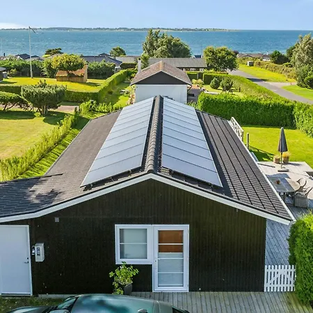 With View And Pool On South Funen フ ァボルグ
