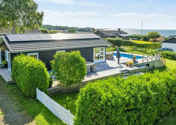 With View And Pool On South Funen * Fåborg