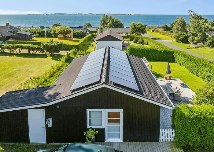 With View And Pool On South Funen Fåborg